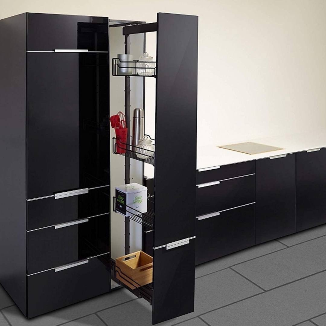 Шкаф-колонна для кухни в темном цвете